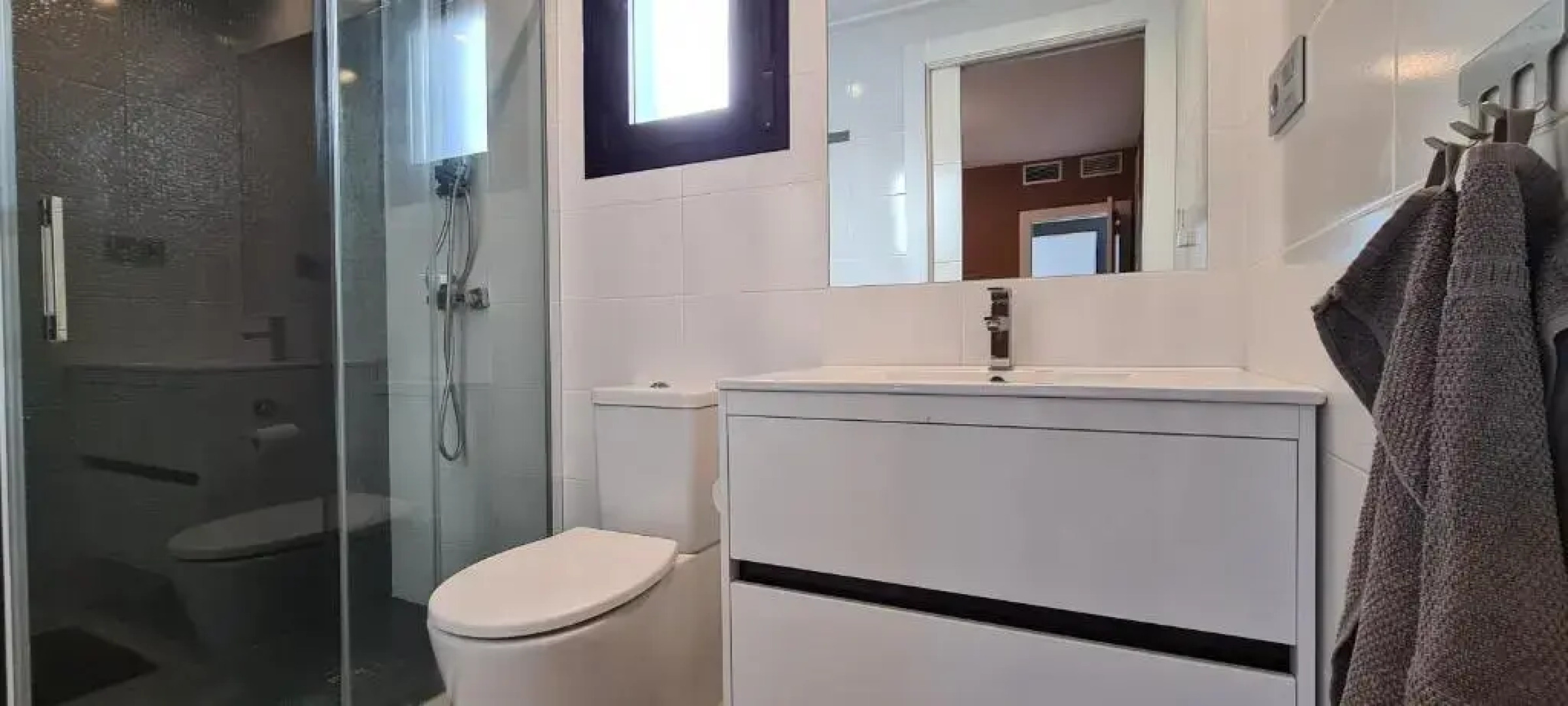 Lo Pagan Holiday House