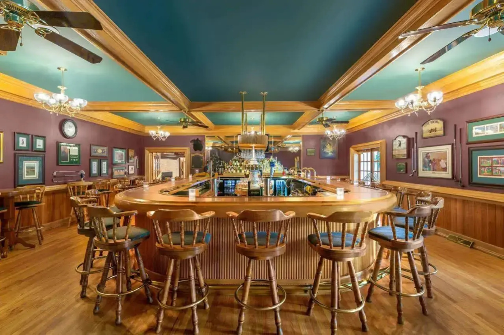 Four Seasons Island Resort