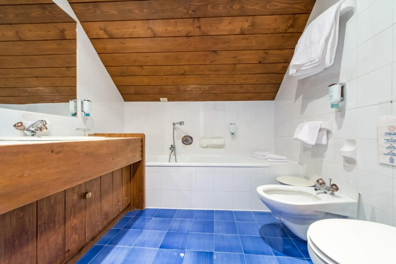 Adler Suite & Stube