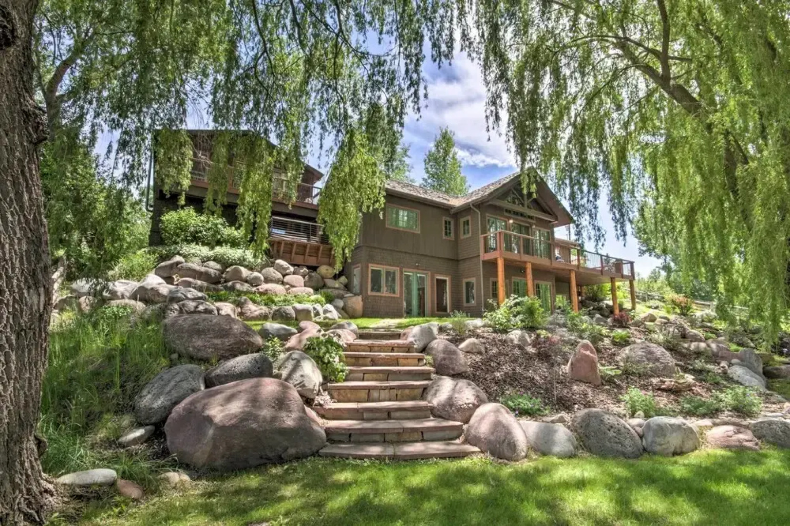 Rivers Edge Mtn Home: Private Hot Tub & Views