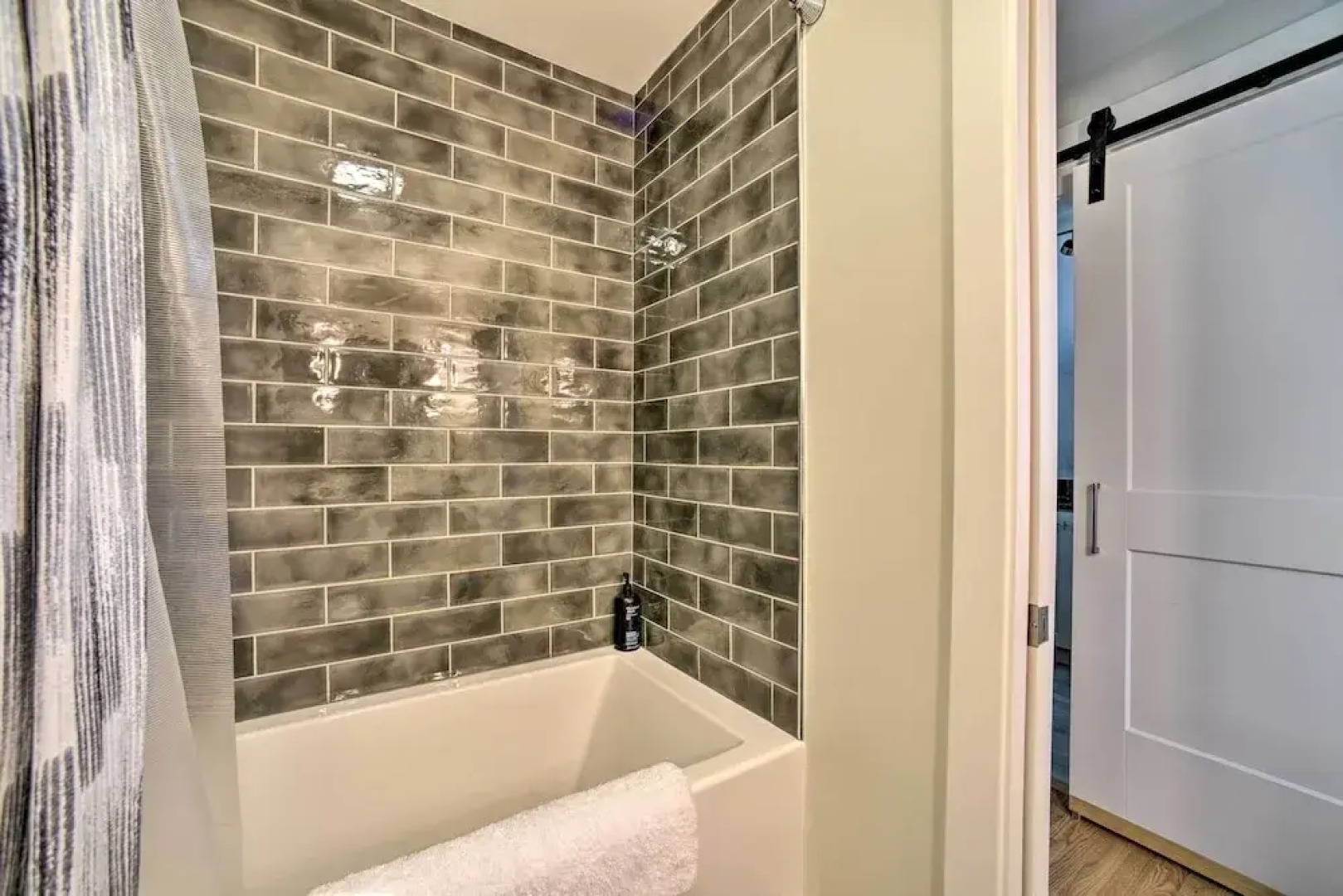 Fenton Home w/ Patio & All Sports Lake Access