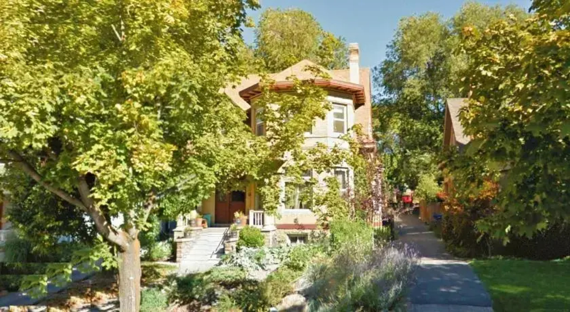 Downtown Studio in the Historic District by Wasatch Vacation Homes