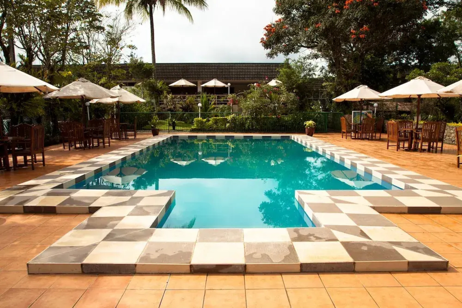 Bird of Paradise Hotel