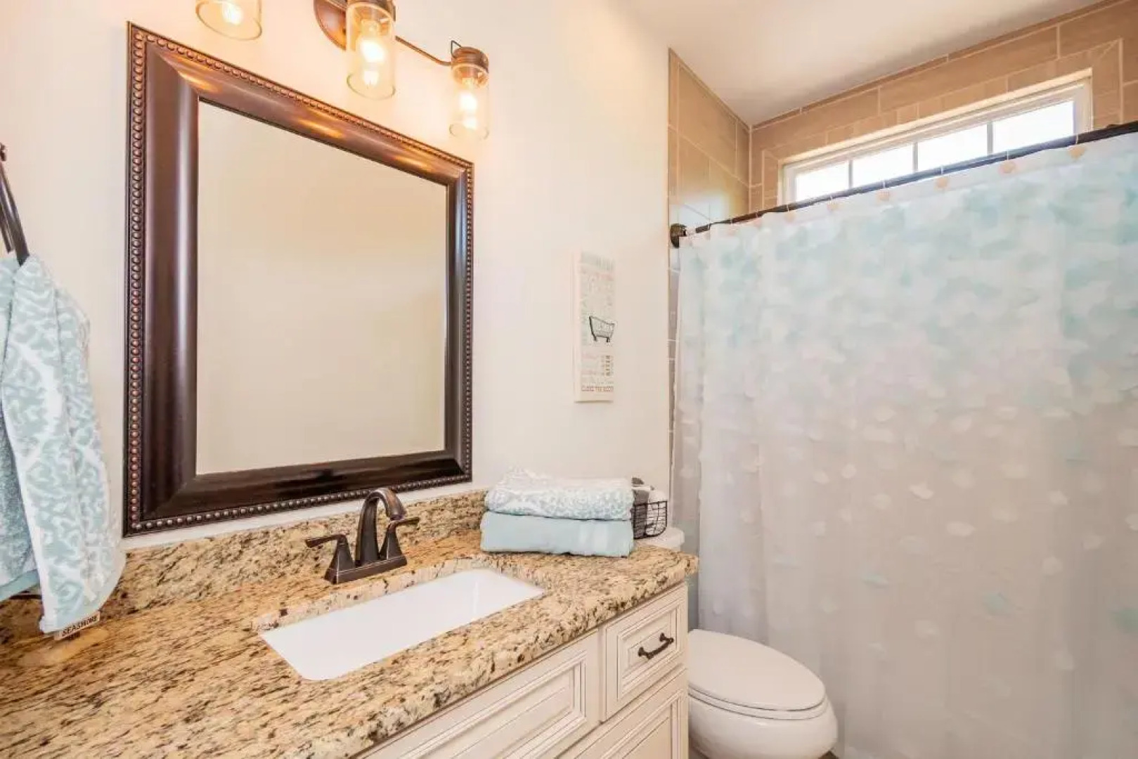 Shore 2 Relax by Oak Island Accommodations