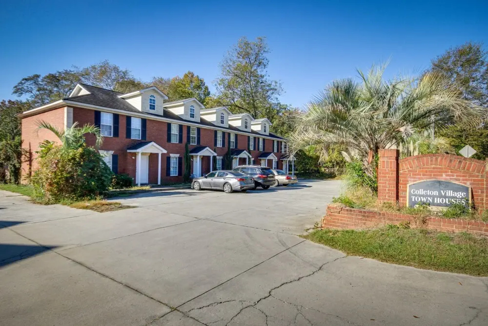 Quaint Orangeburg Townhome Near Hospitals & Campus