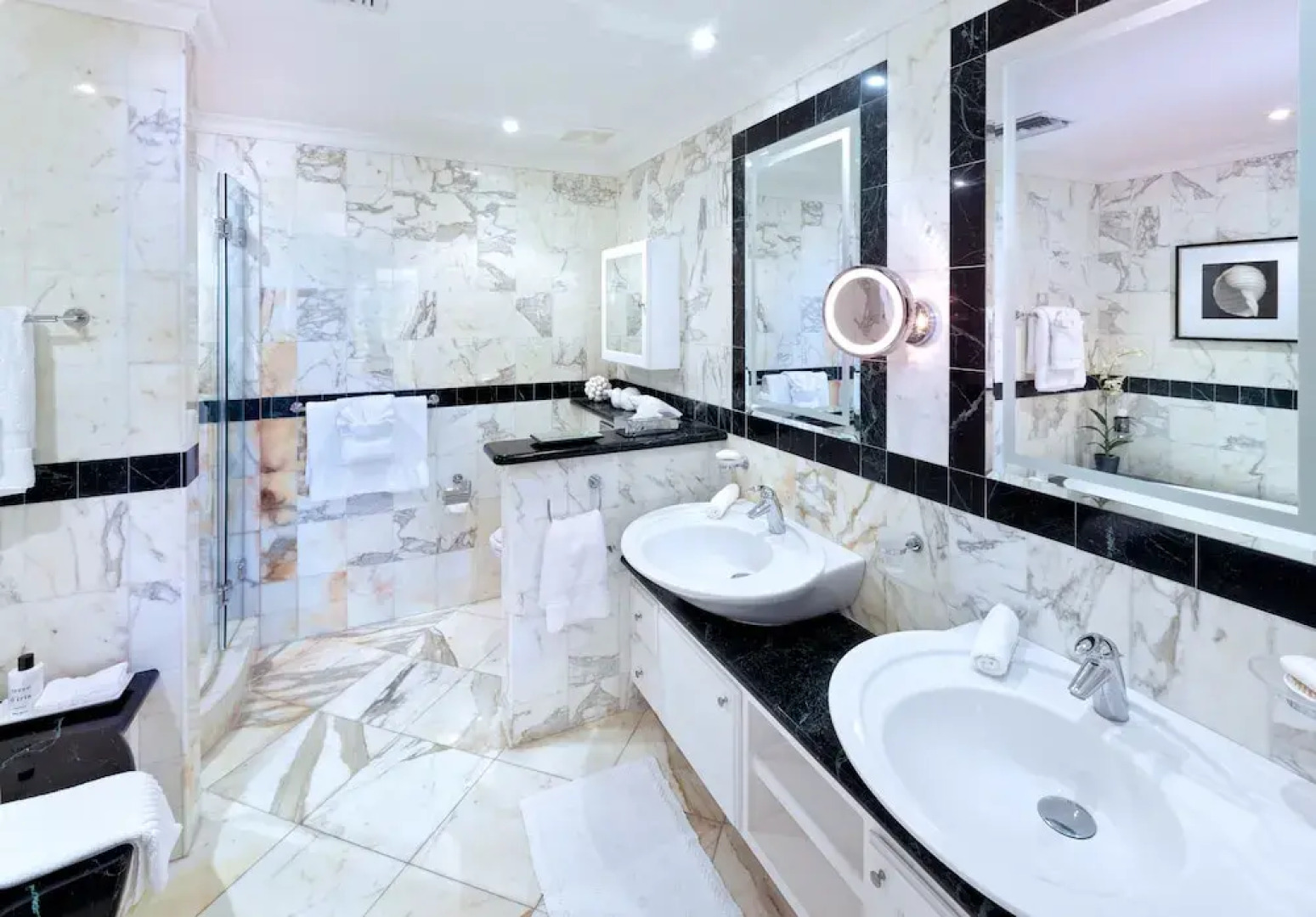 Schooner Bay 204 by Altman