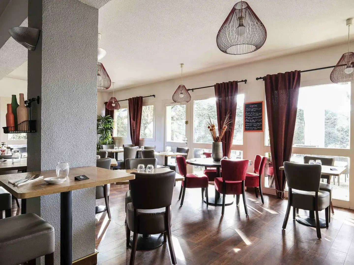 greet Hotel Massieux Lyon Nord