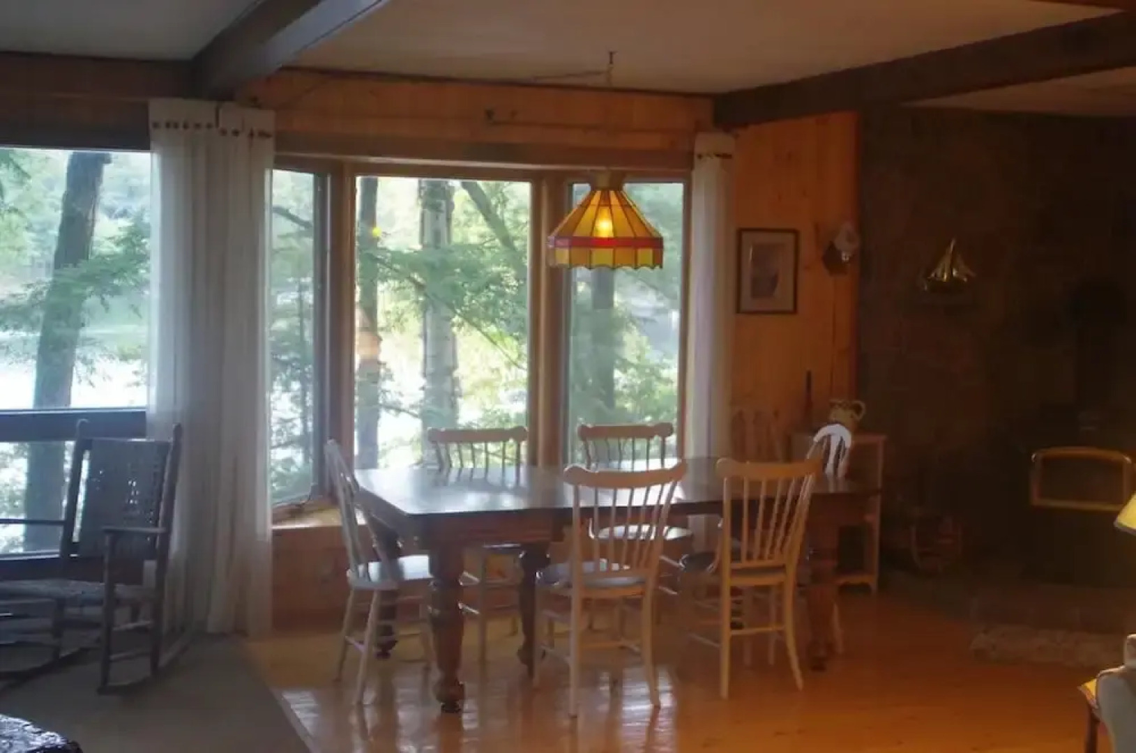 Westview~Beautiful 3 bedroom 1 bath cottage on Lake Rosseau