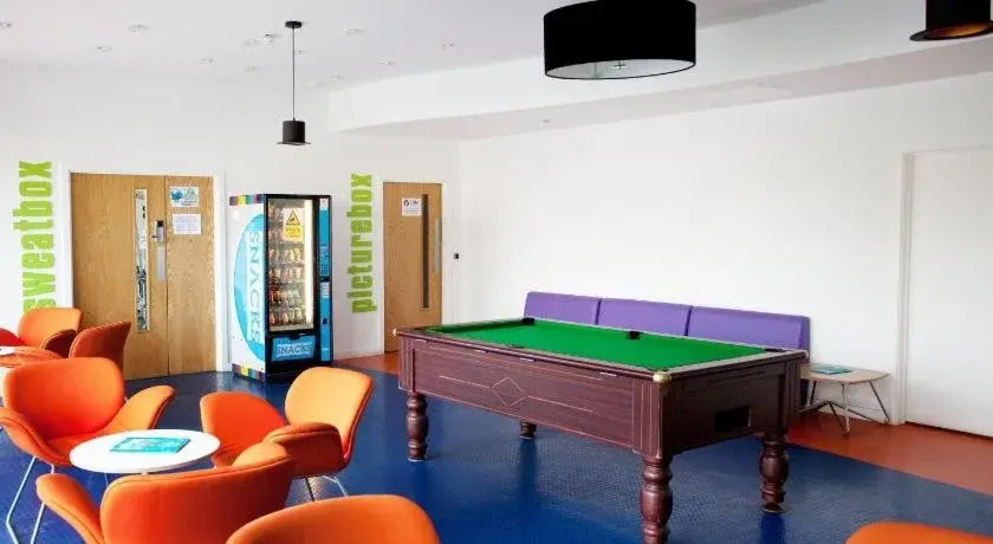 B4H Studios - The Hatbox