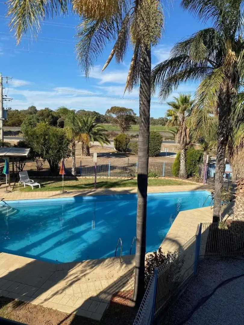 Paddle Steamer Motel