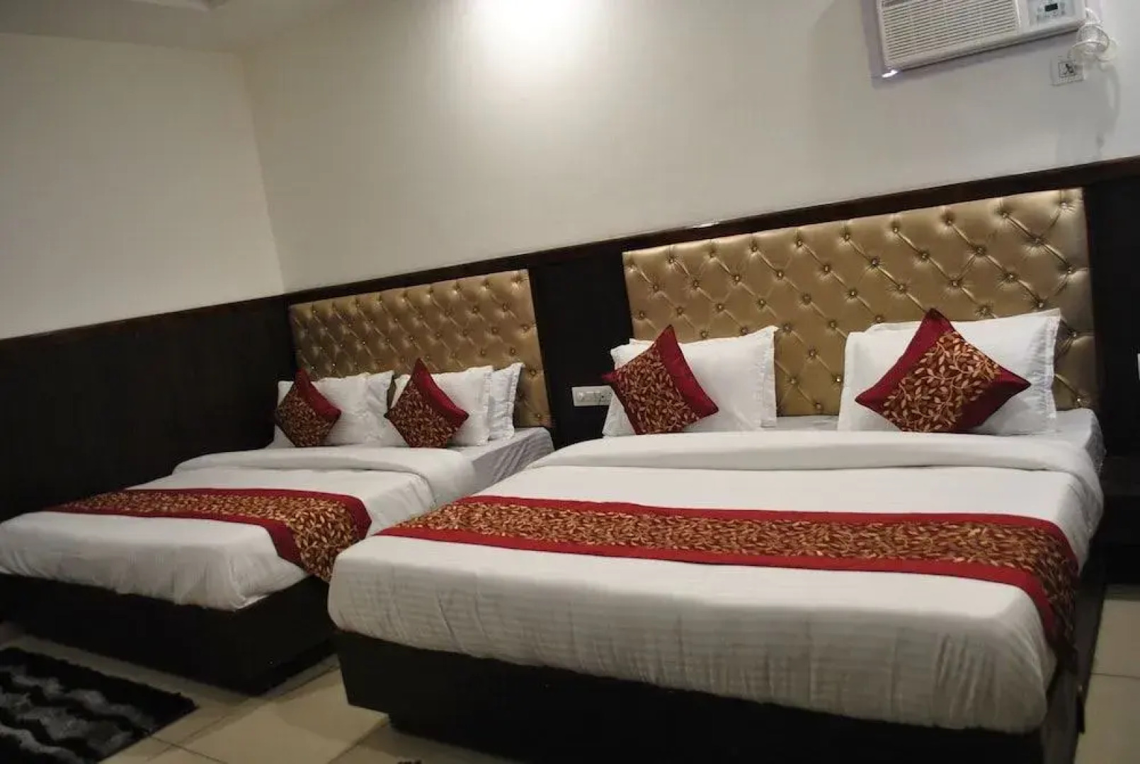 Green Hotel & Restaurant