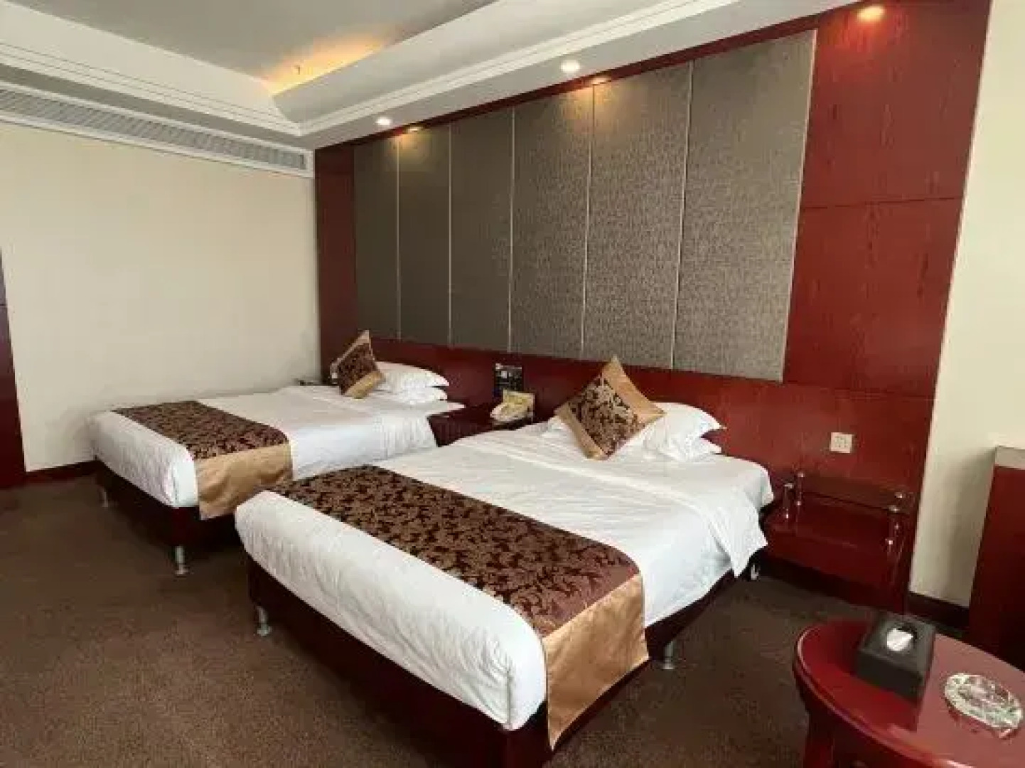 Hami Universal Hotel (Train Station)