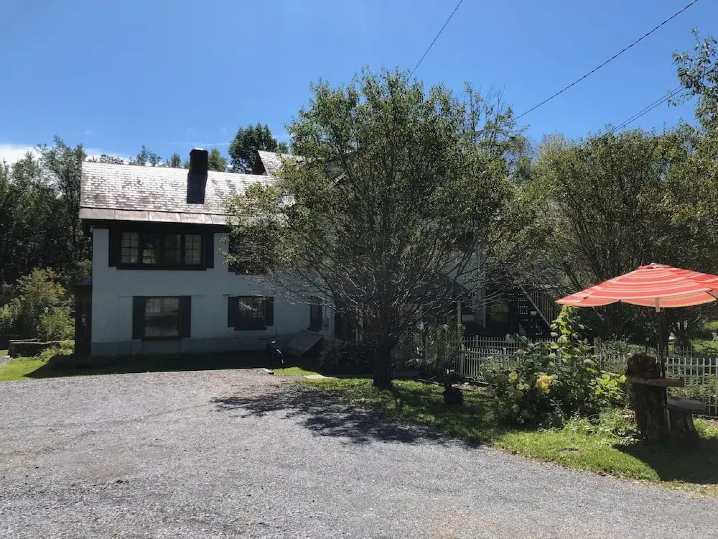 Escapo - Outdoor Hot Tub and Outdoor Fire Pit