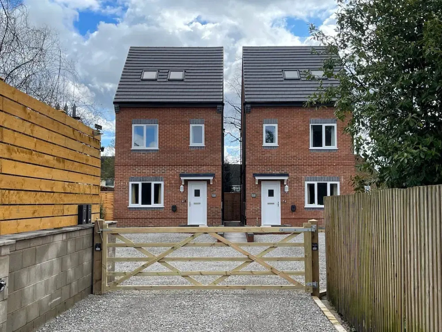 Brand New High Spec House with parking Wi-Fi (B) by HAFH