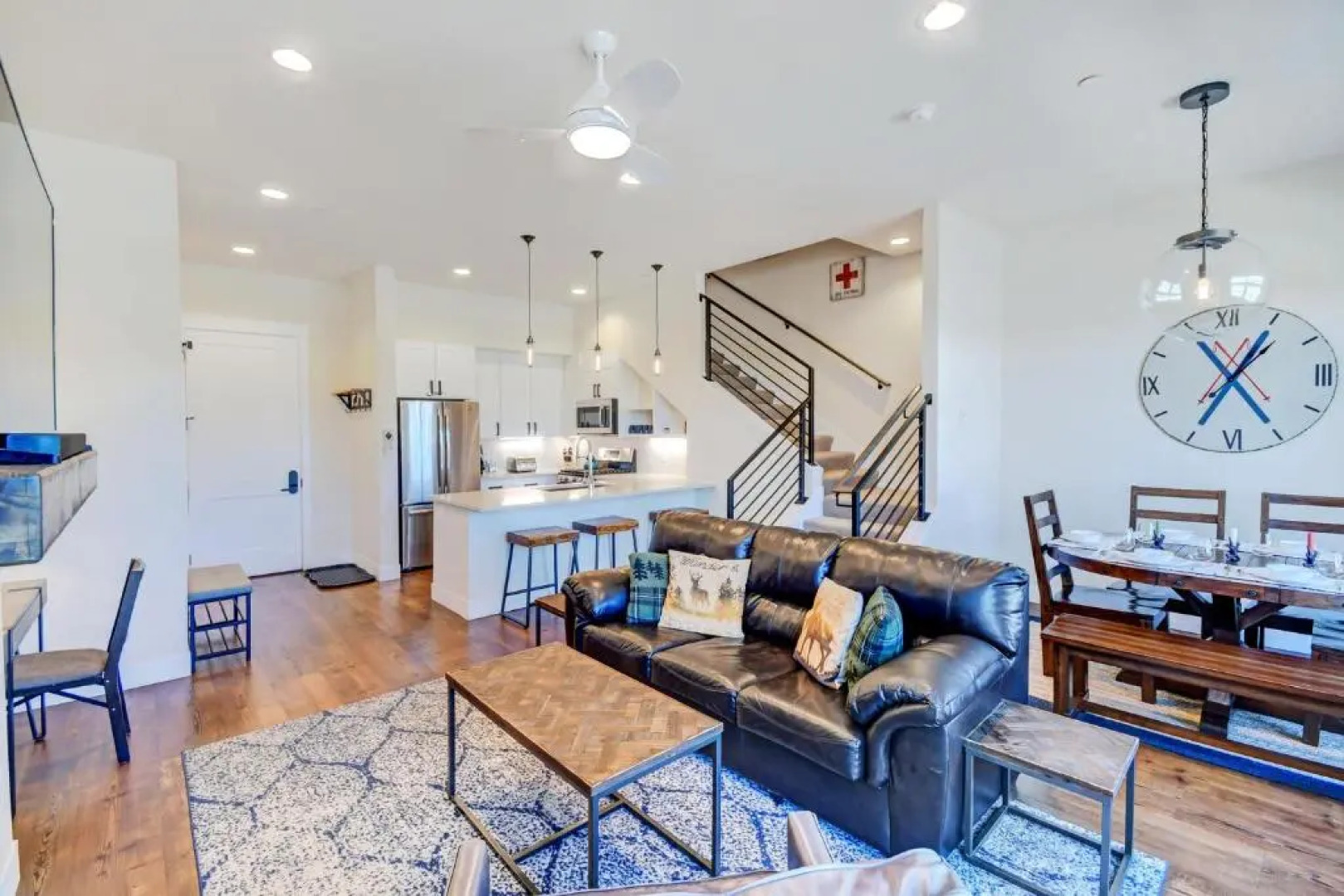 New Luxury Loft #19 Near Resort Huge Hot Tub & Views - FREE Activities & Equipment Rentals Daily