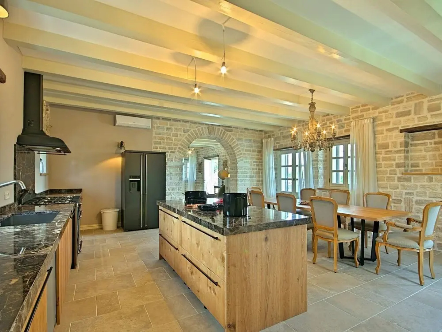 Plushy Villa in Ladici With Pool and Whirlpool