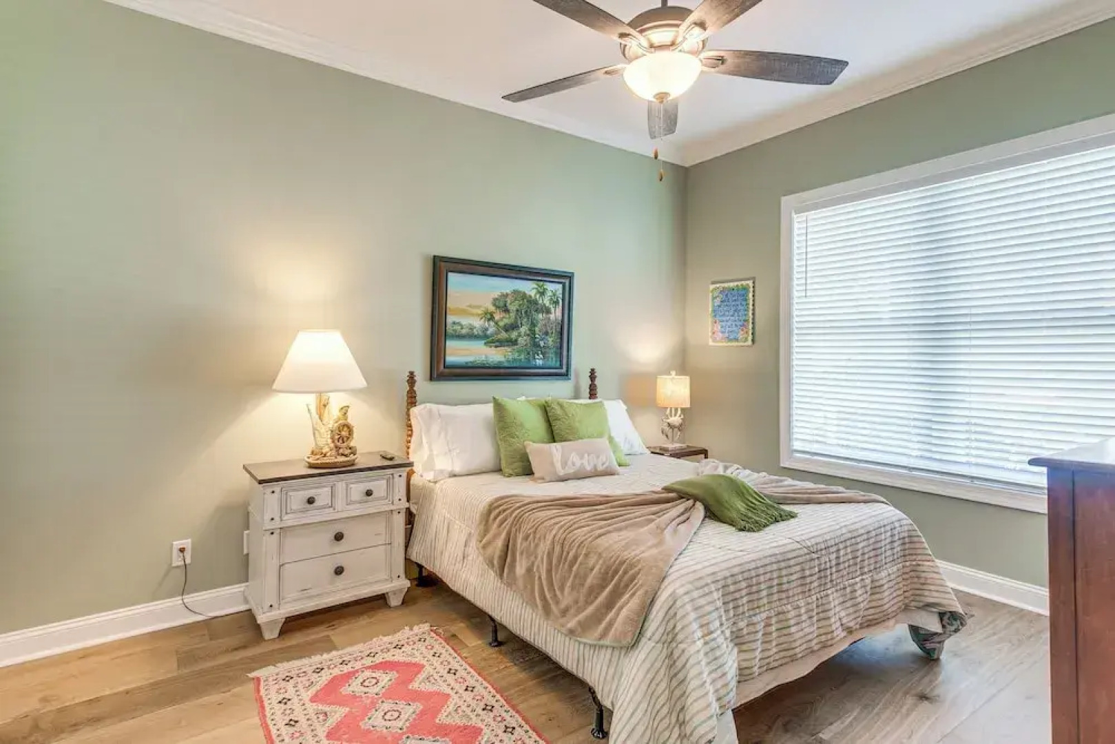 Walk to Public Beach: Hideaway in St Simons Island