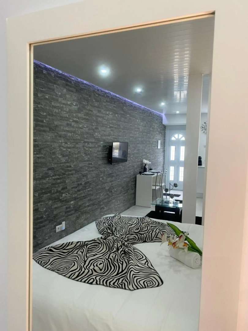 THE CEDAR TREE HOUSE Studio 48