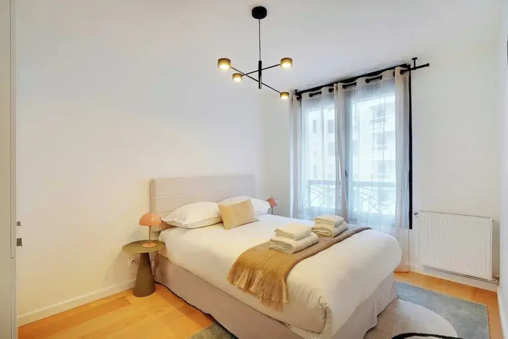 Sleek Apartment in Levallois-perret