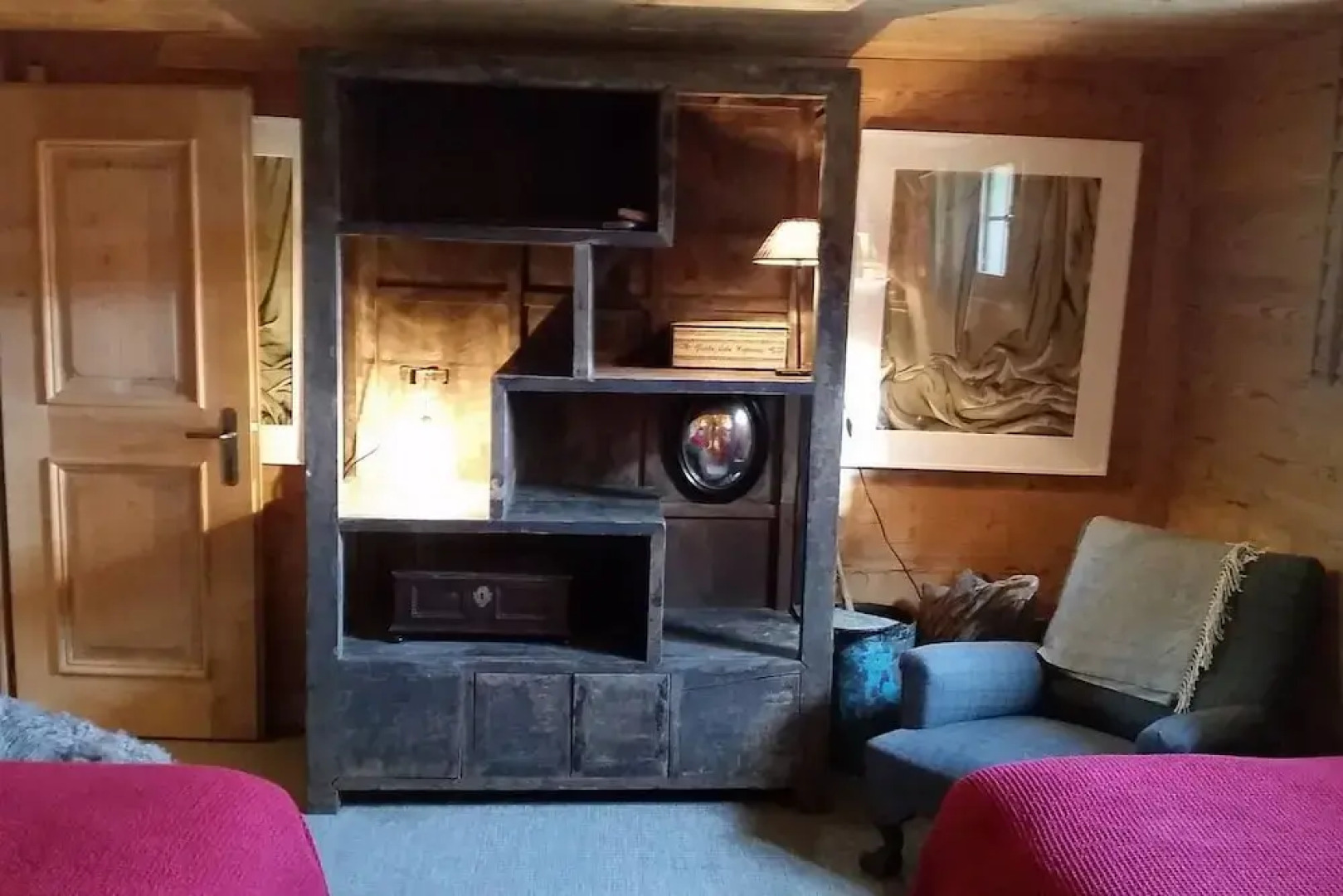 Luxurious Chalet with Hot Tub