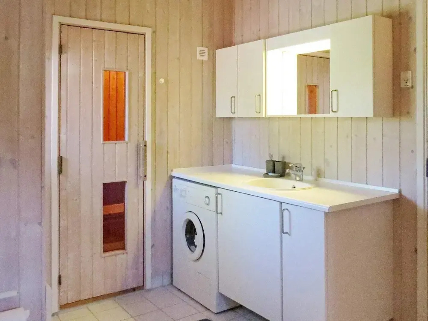 Cozy Holiday Home in Jutland near Beach