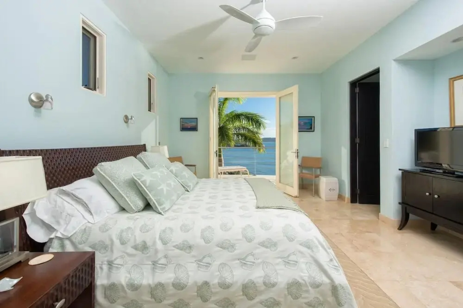 Exquisite Hilltop Villa with Luxurious Modern Design, Sweeping Ocean Views & Sparkling Infinity Pool