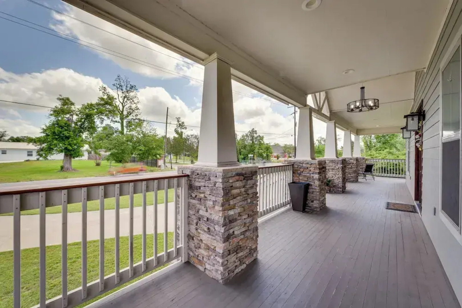 Spacious Lake Charles Craftsman - Pet Friendly!