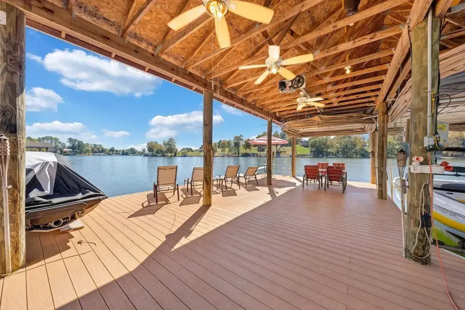 Family Lake Retreat w/ Screened Deck!