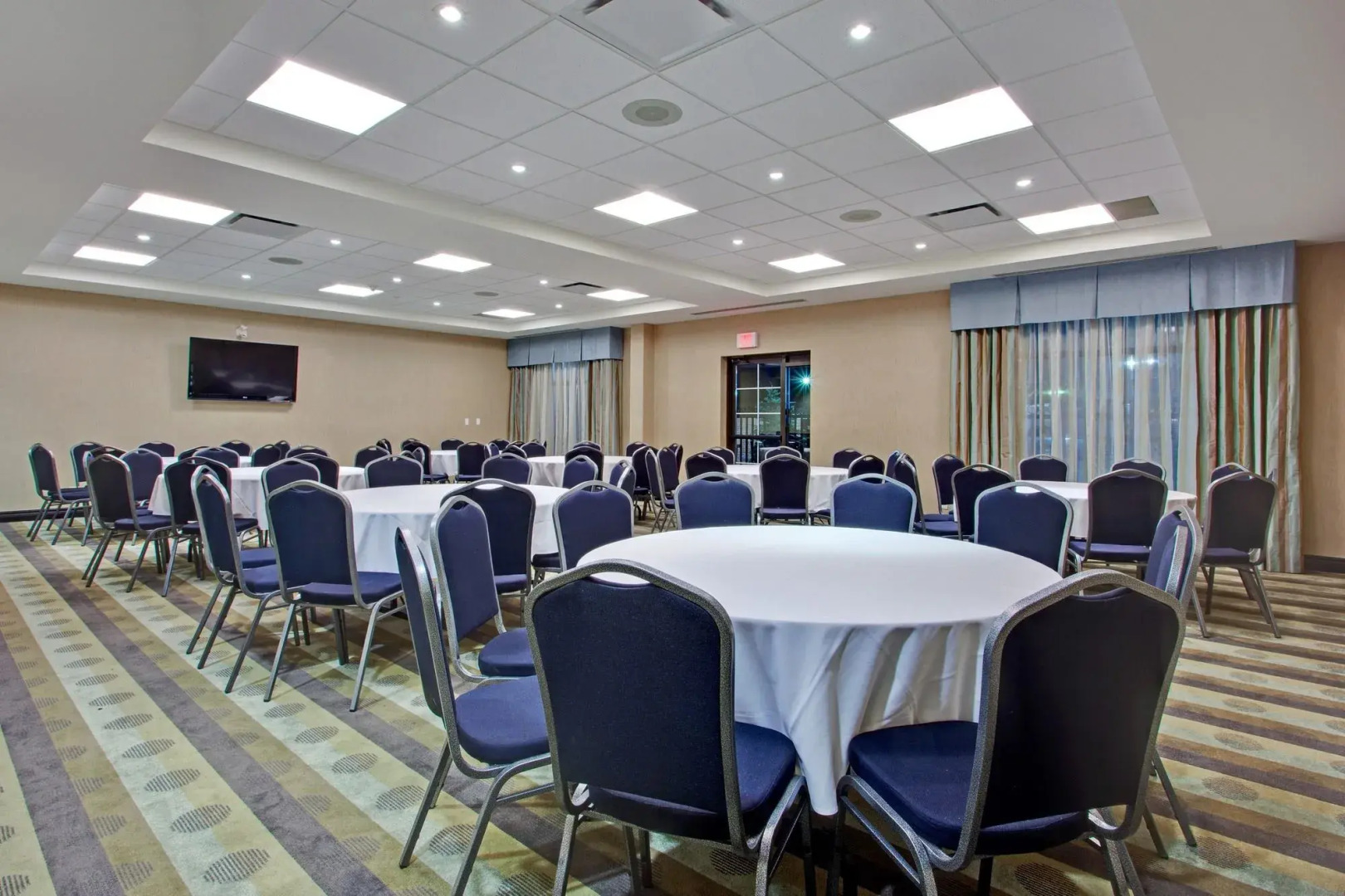 Holiday Inn Express & Suites Ottawa West - Nepean by IHG