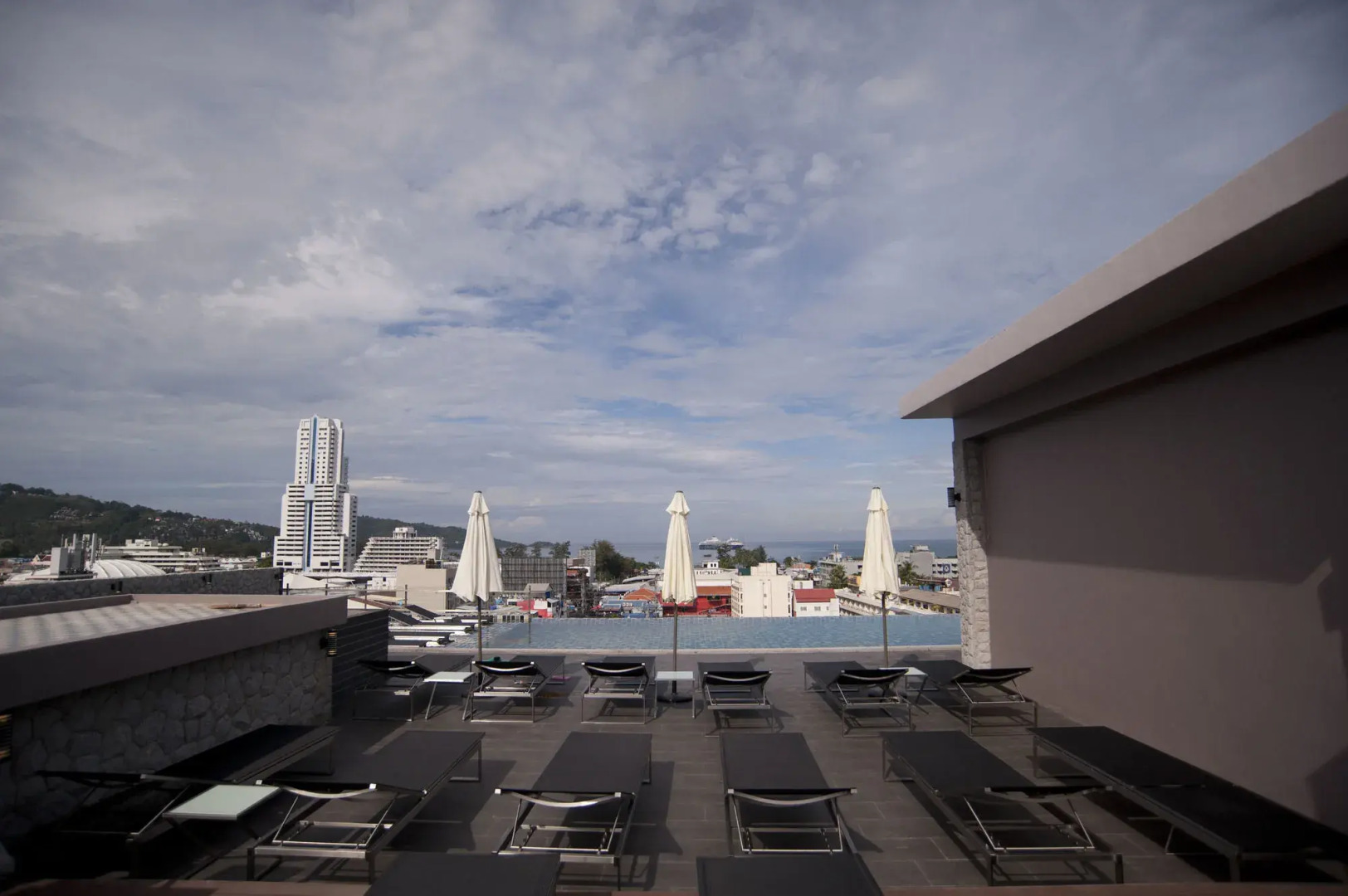 Отель The Gig Hotel