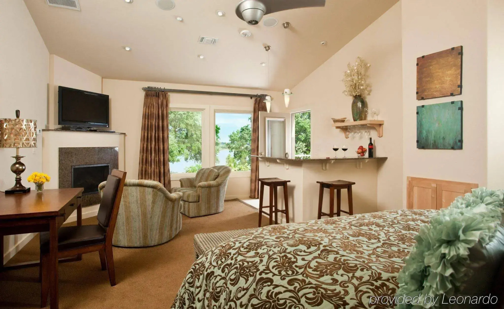 Inn on Lake Granbury a Boutique Hotel