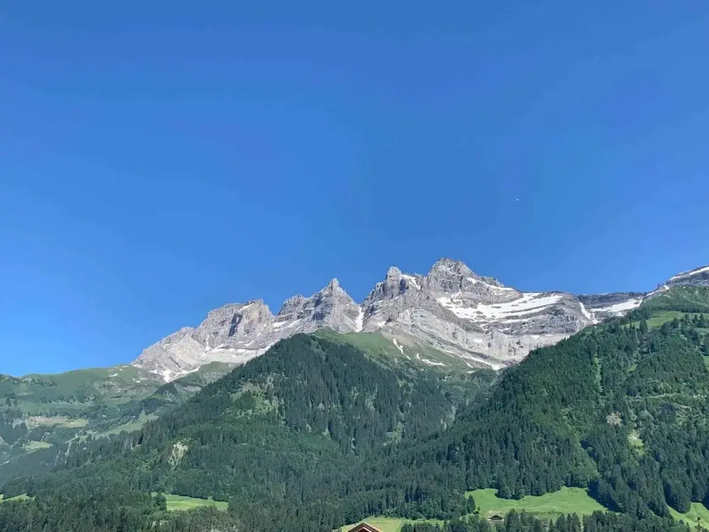 35 Rooms Apartment at 300m From the Cableway