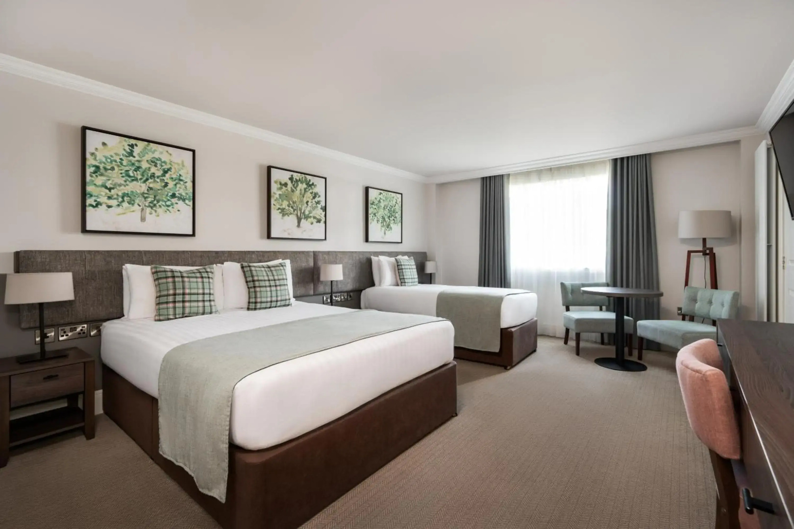 Ivanhoe Inn and Hotel