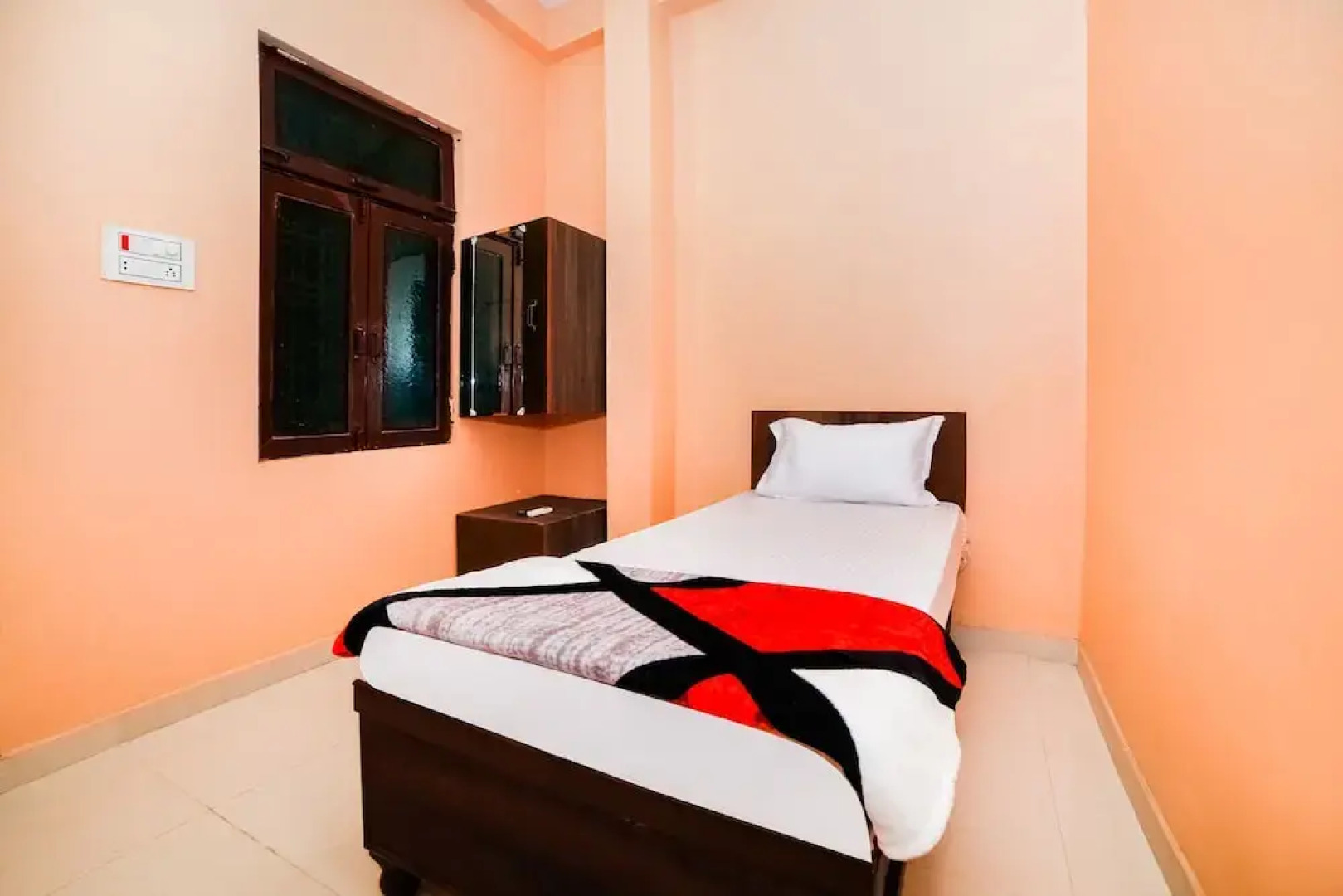 Spot On 46331 Hotel Kushas