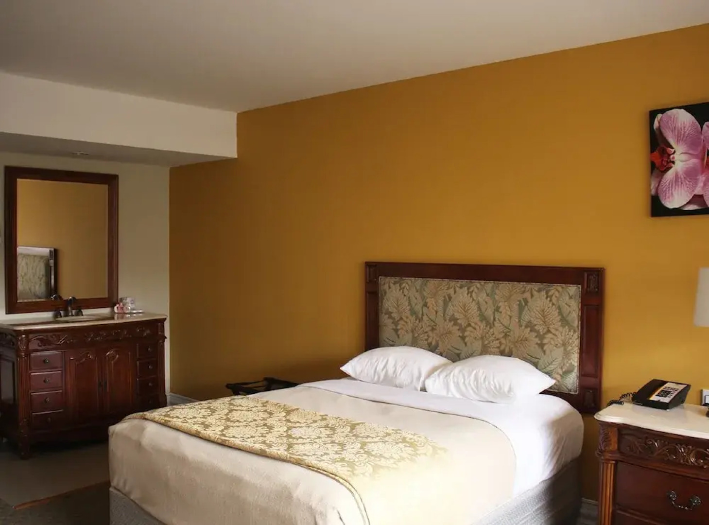 Clarion Hotel & Suites Curacao