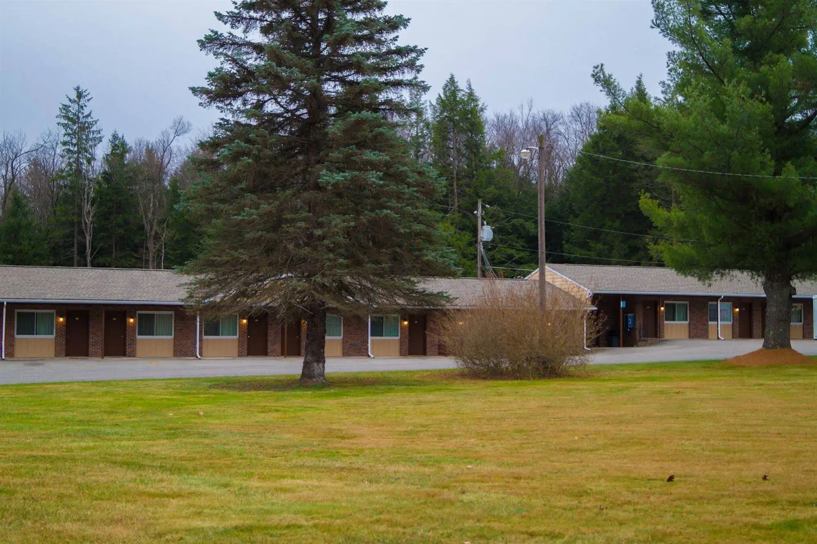 Sullivan Trail Inn & Suites