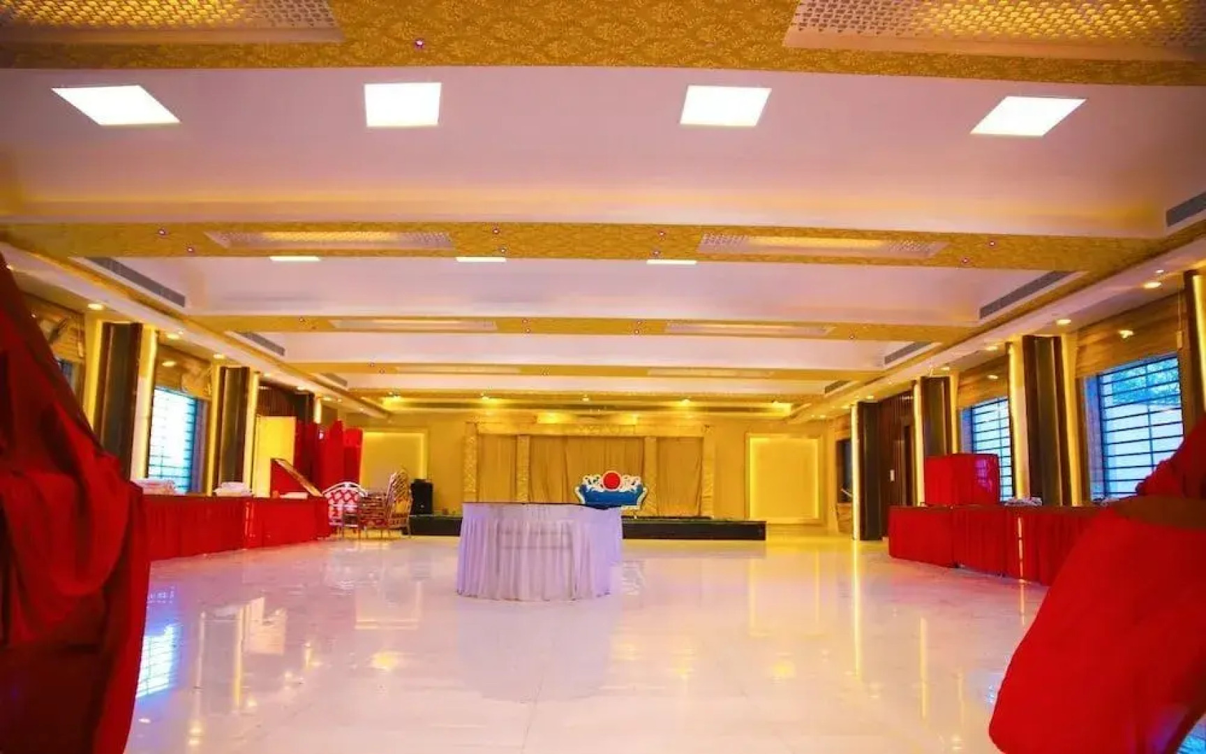 Hotel Tirupati Palace
