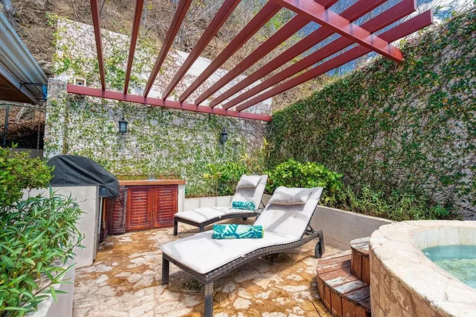 Luxury Flamingo villa with outdoor bar - pool and magnificent views