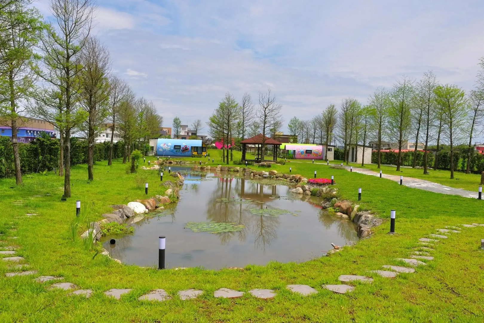 Qian Qian Riverside B&B