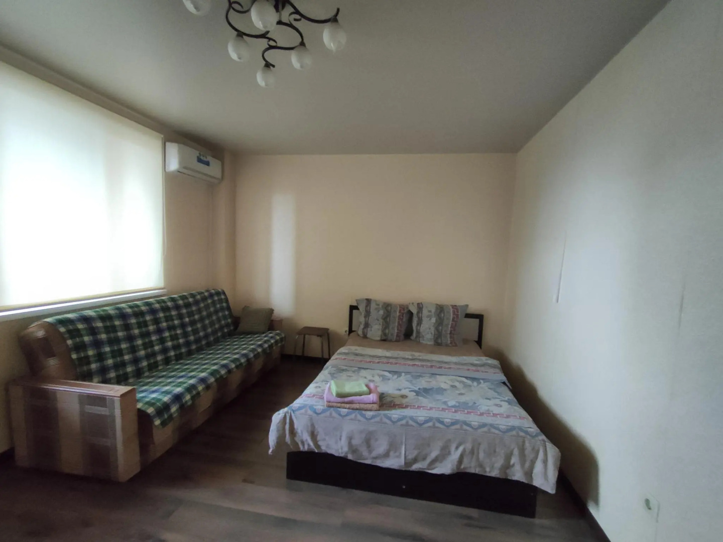 День и ночь на улице Средне-Московская