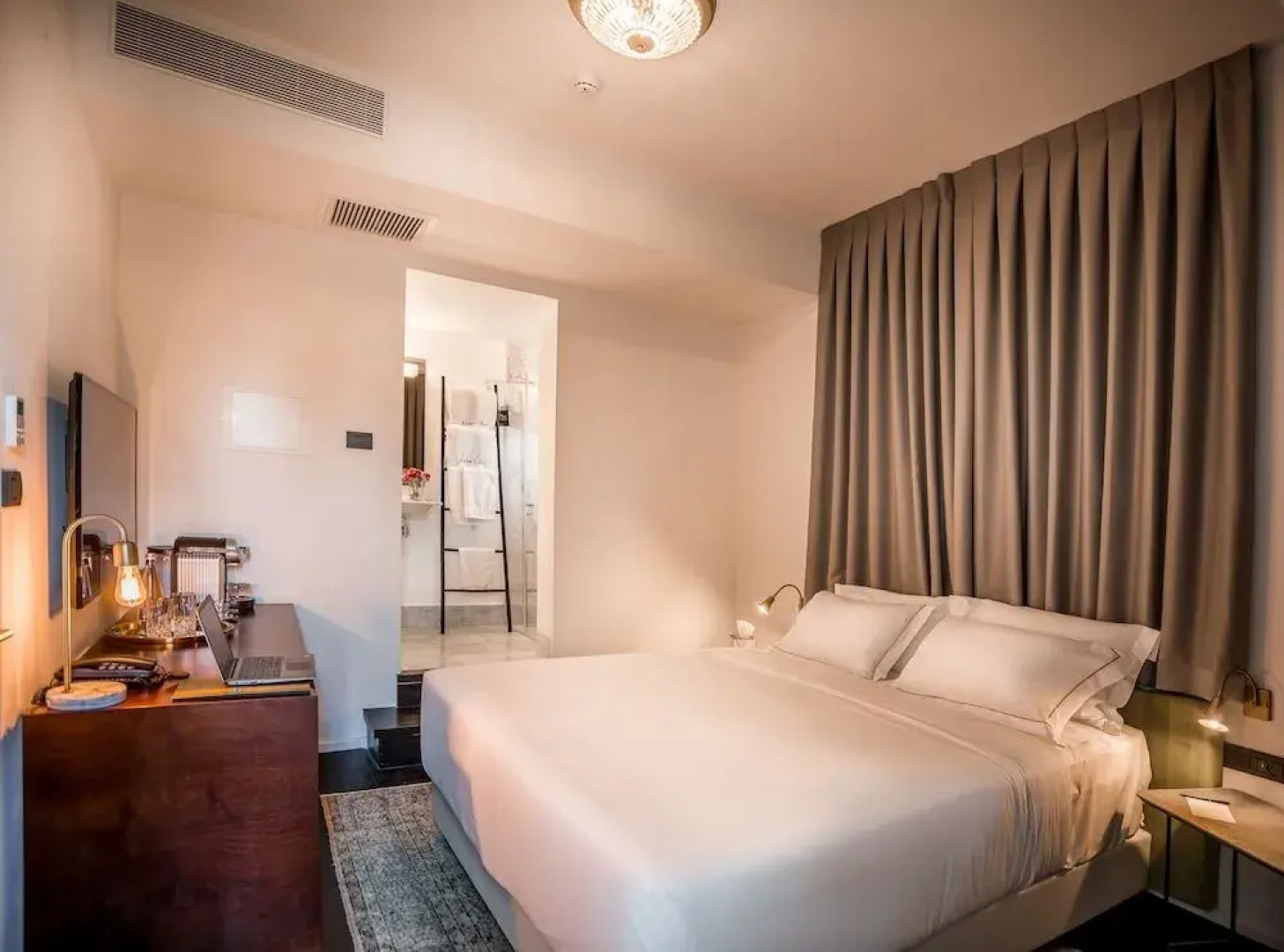 Lear Sense - Experience Luxury Hotel