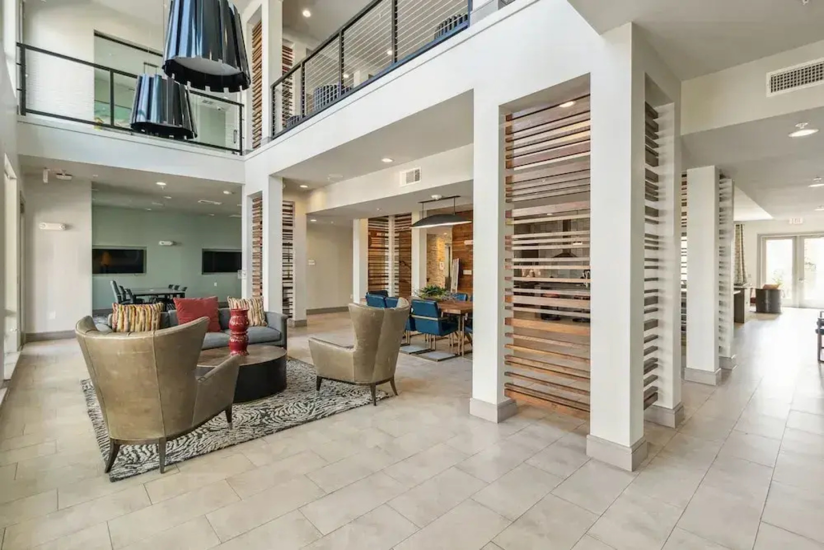 Location! Location! Cozy & Luxe 1 Bedroom Apts by Redawning