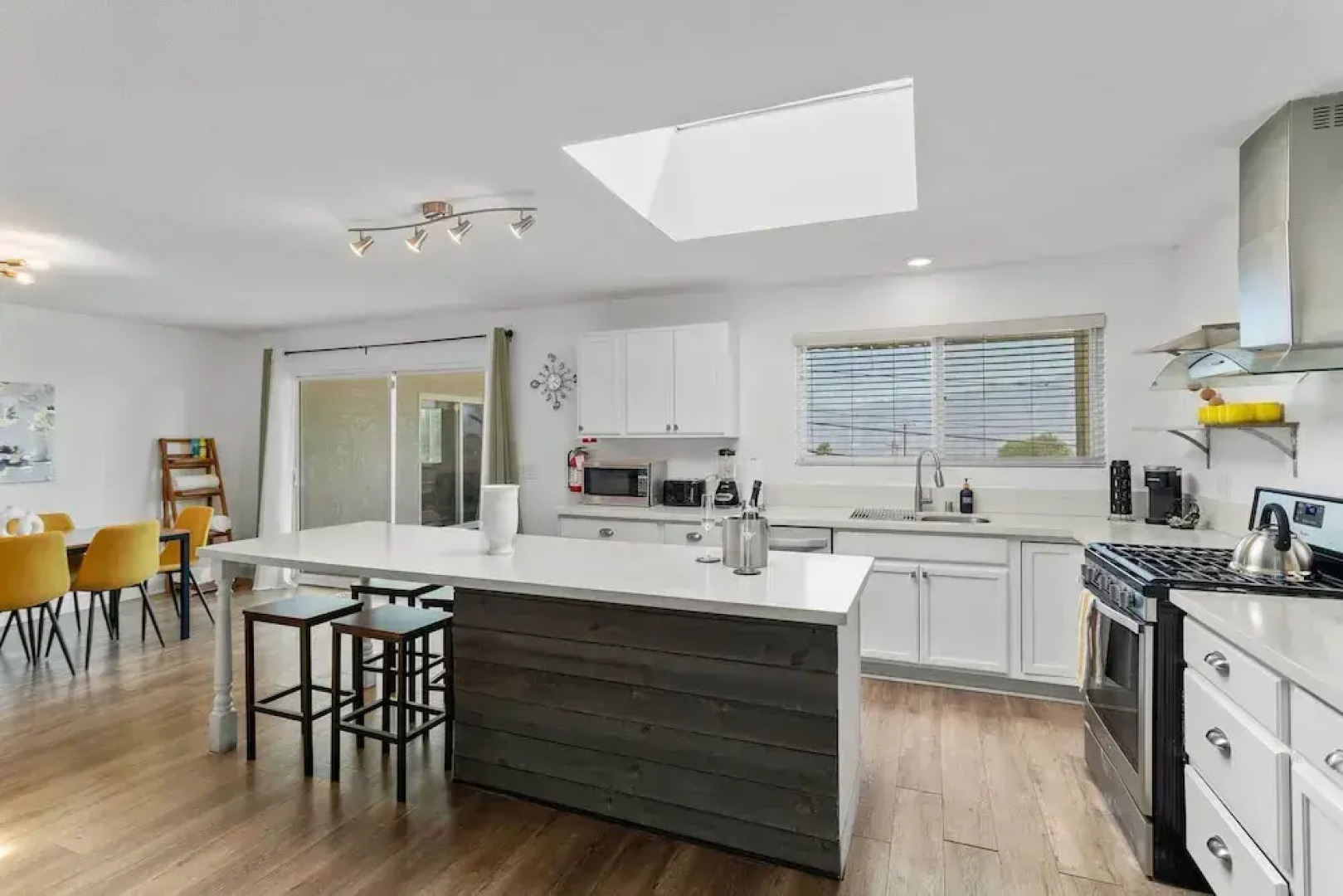 Desert Getaway w/ Pool: Near Palm Springs!