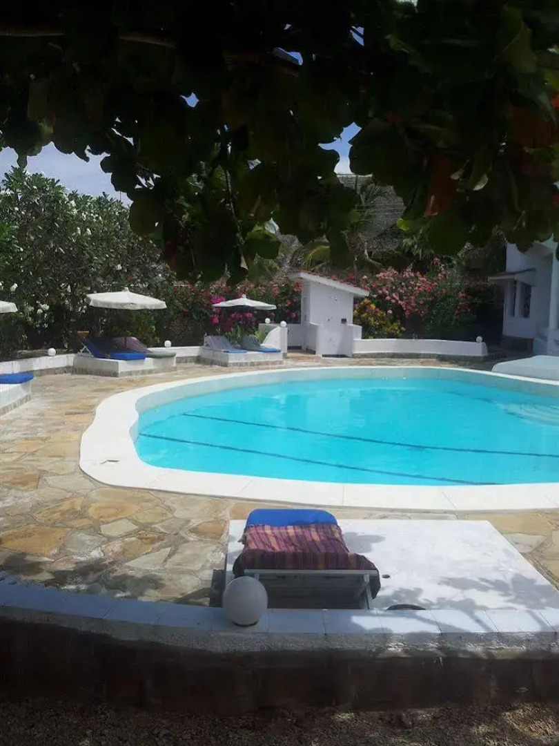 Roundhouse Villa Resort