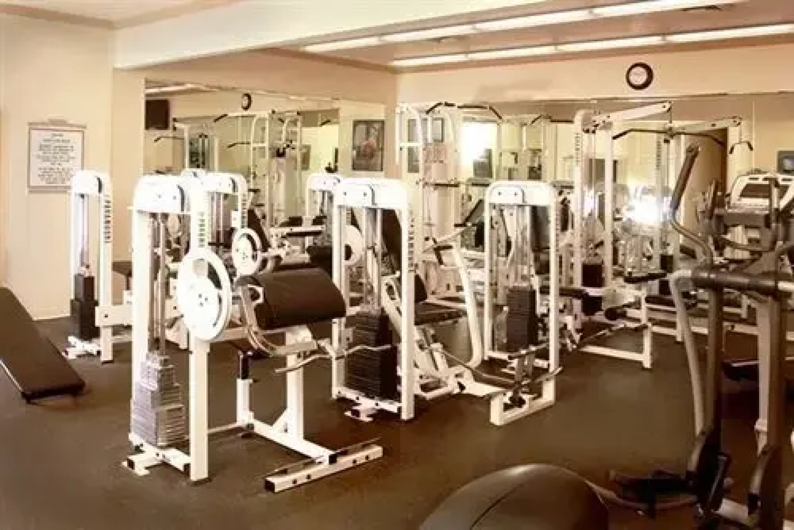 River Oaks Suites & Apartments