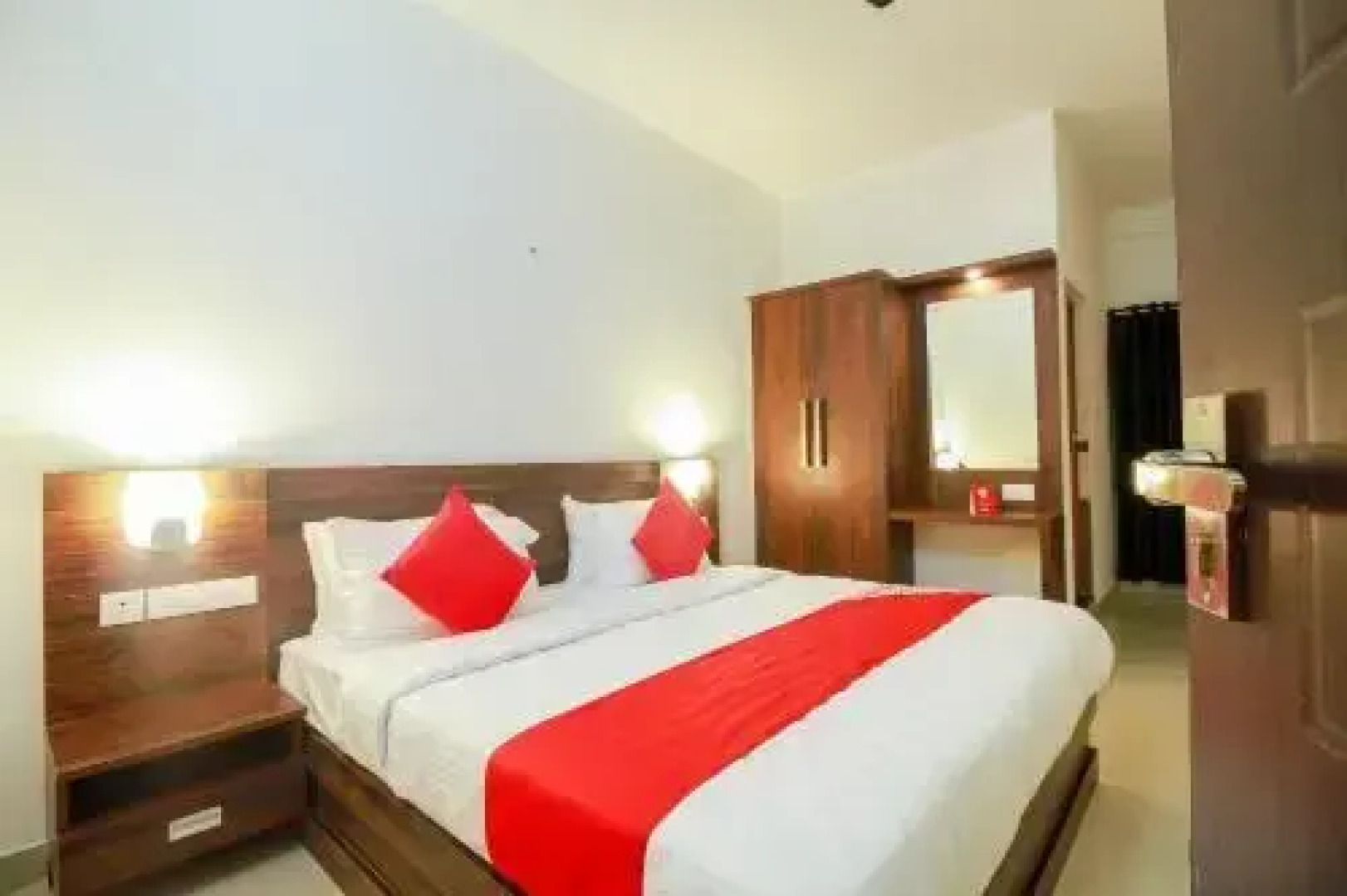 OYO 24817 Wayanad Royal Grand