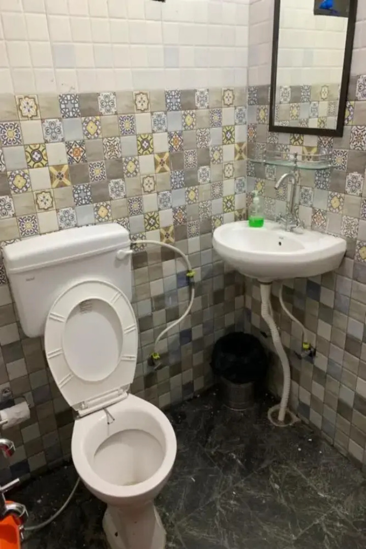 The Hostalgic Jibhi - Hostel