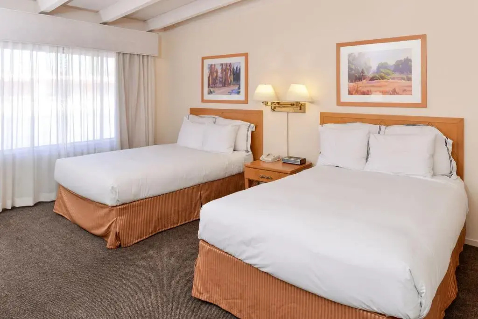 Red Lion Hotel Woodlake Conference Center