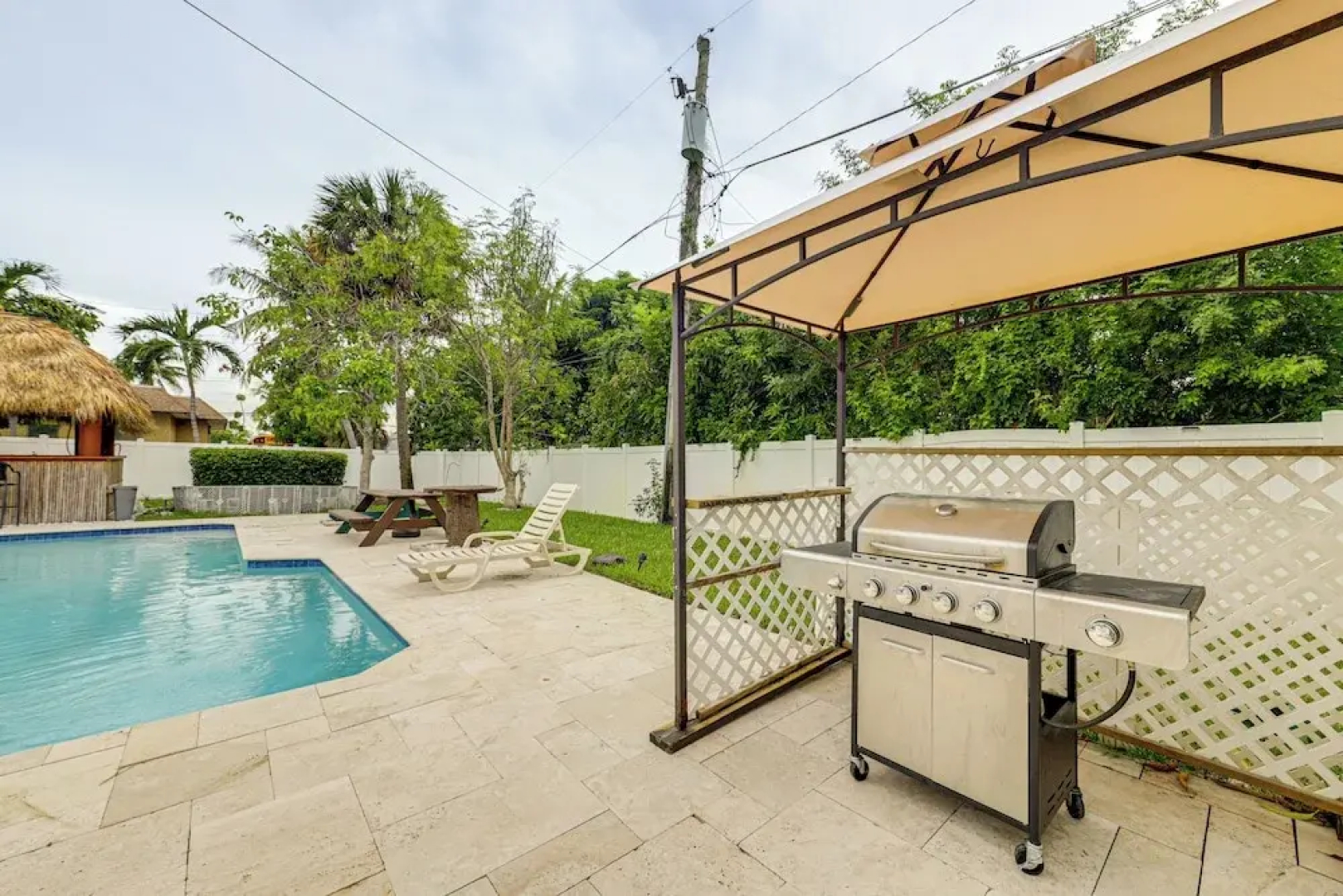 Swim, Barbecue & Game: Home 4 Mi to Pompano Beach!