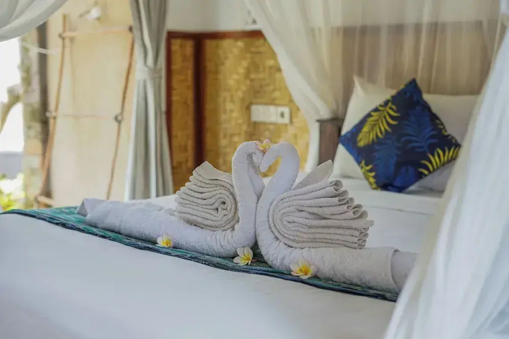 Made Taro Menjangan Homestay